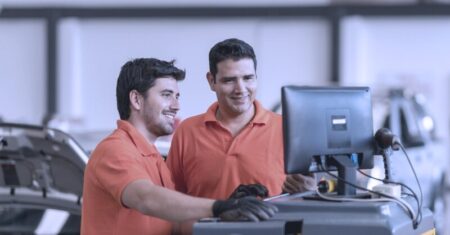 Como selecionar e manter os melhores mecânicos na sua oficina mecânica