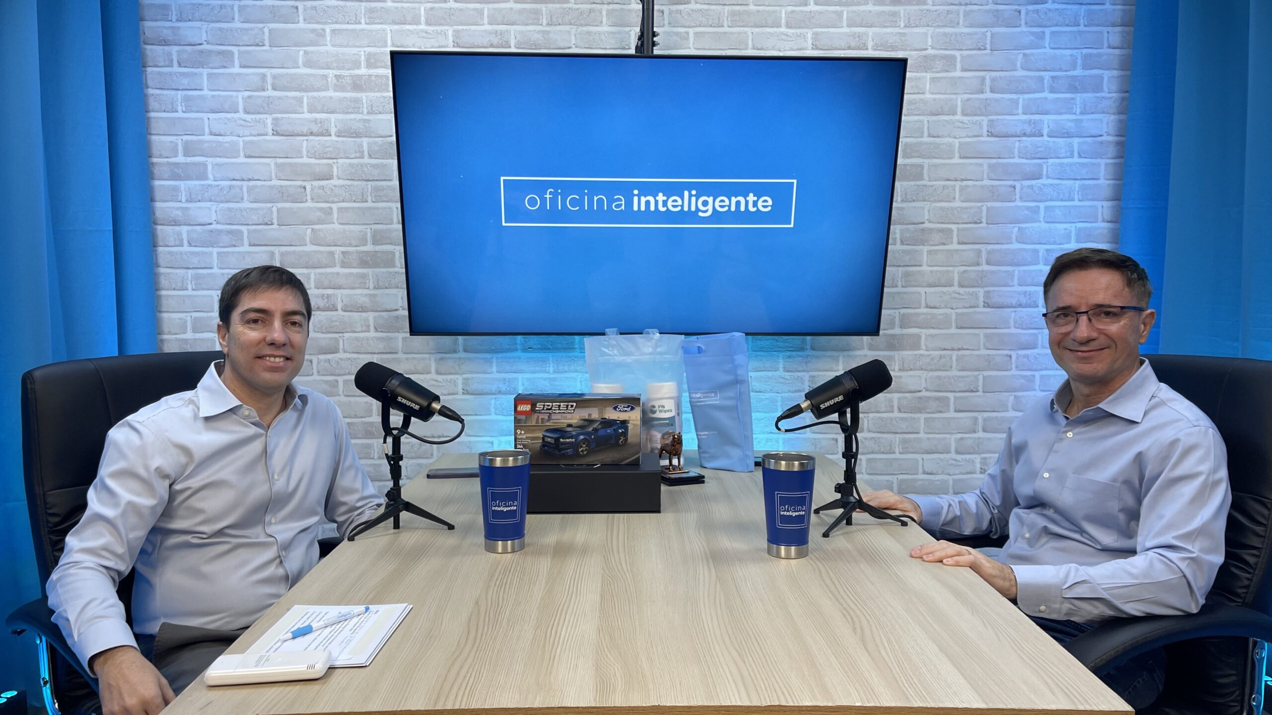 Silvio Illi e Cesar Coimbra no estúdio do Podcast da Oficina Inteligente